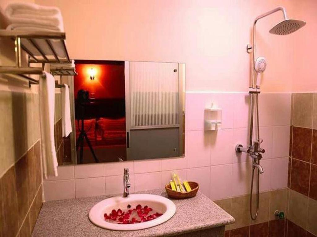 Real Link Hotel Yangon Dış mekan fotoğraf